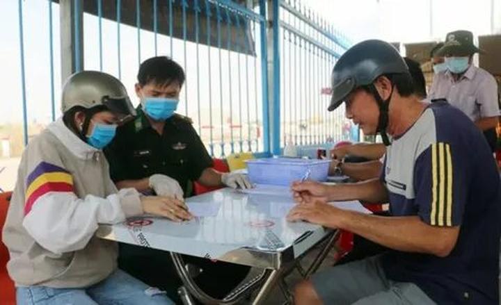 Trong một đoạn video diễn hài gần đây, Bi Béo- con trai của NSND, Cục trưởng